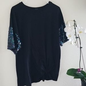 Sequined sleeve Tee 🧜♀️